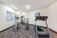 Fitness Center Days Inn & Suites by Wyndham Des Moines Airport