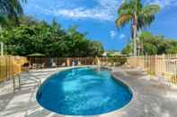 Swimming Pool La Quinta Inn by Wyndham Ft. Lauderdale Tamarac East