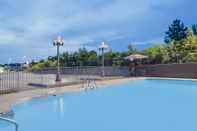 Swimming Pool Super 8 by Wyndham Morrilton