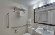 In-room Bathroom 7 Best Western Plus The Inn at Hampton