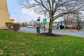 Exterior 4 La Quinta Inn & Suites by Wyndham Harrisburg Airport Hershey