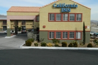 Bên ngoài California Inn