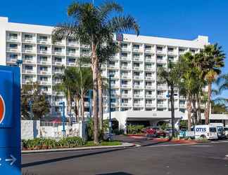 Exterior 2 Motel 6 Los Angeles, CA - Los Angeles - LAX