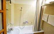 In-room Bathroom 5 Gold Hotel Budapest