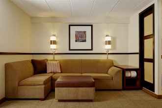 Lobi 4 Hyatt Place Nashville Airport