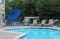 สระว่ายน้ำ TownePlace Suites by Marriott Wilmington Newark/Christiana