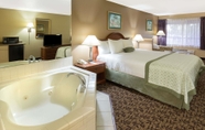 ห้องนอน 2 Hawthorn Suites by Wyndham Napa Valley