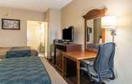 Kamar Tidur 6 Wexford Inn & Suites