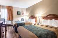 Bedroom Wexford Inn & Suites