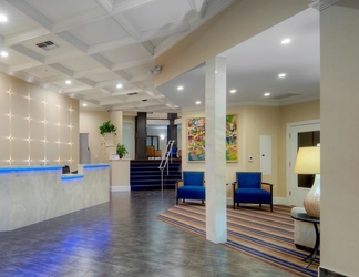 Lobi 2 Best Western Plus Palm Court Hotel