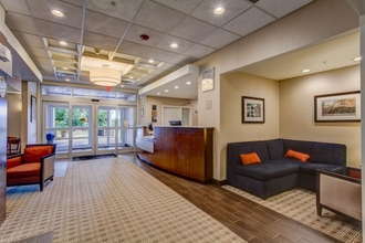 Lobby 4 Comfort Inn & Suites