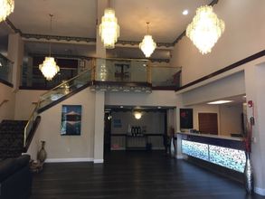 ロビー 4 Portland Suites Airport East