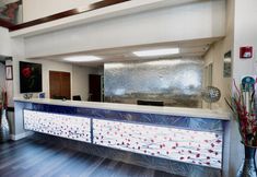 ロビー 4 Portland Suites Airport East