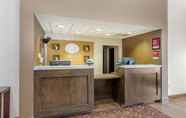 Lobby 2 Comfort Suites South Park