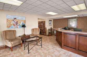 Lobby 4 Days Inn by Wyndham Myrtle Beach-Beach Front