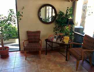 Lobby 2 Days Inn by Wyndham Myrtle Beach-Beach Front