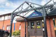 Luar Bangunan Travelodge Exeter M5