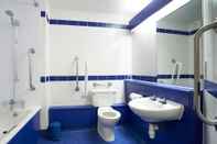 ห้องน้ำภายในห้อง Travelodge London Battersea