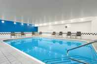 Swimming Pool Fairfield Inn by Marriott Deptford