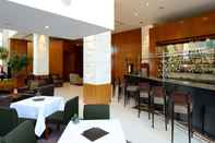 Bar, Cafe and Lounge Canary Riverside Plaza Hotel
