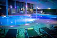 Swimming Pool Village Hotel Nottingham