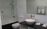 Toilet Kamar 2 The Devon Hotel A Heritage Hotel