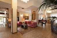Lobby Waldorf Suite Hotel