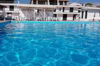 Hồ bơi Mercure Civitavecchia Sunbay Park Hotel
