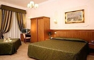 Bedroom 5 Hotel Philia Rome