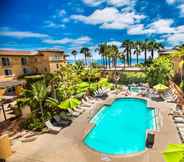 Swimming Pool 5 Hilton Garden Inn Carlsbad Beach