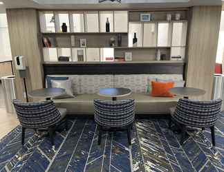 Lobby 2 Comfort Inn & Suites