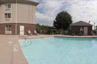 Swimming Pool Comfort Inn & Suites