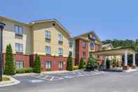 Exterior Comfort Inn & Suites