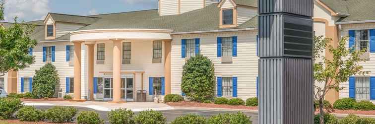 Exterior Days Inn by Wyndham Shallotte