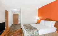 Bedroom 5 Days Inn by Wyndham Shallotte