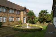 Exterior The Barn Hotel