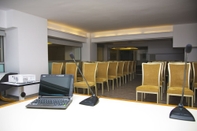 Functional Hall Astron Hotel