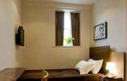 Kamar Tidur 5 Avni Kensington Hotel