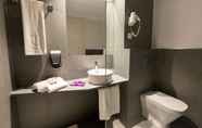 In-room Bathroom 4 Hotel Aida
