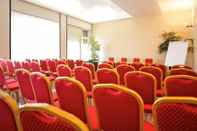 Functional Hall ibis Styles Parma Toscanini