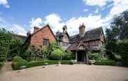 ภายนอกอาคาร 4 Langshott Manor