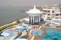 Kolam Renang Hotel Marine Plaza Mumbai