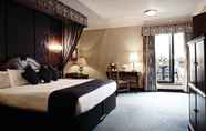 Bedroom 7 Copthorne Hotel Effingham Gatwick