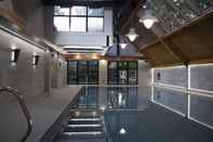 สระว่ายน้ำ Copthorne Hotel London Gatwick