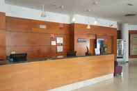 Lobby Travelodge Madrid Coslada Aeropuerto