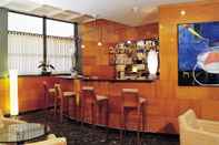 Quầy bar, cafe và phòng lounge NH Barcelona Entenza
