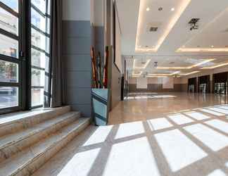 Sảnh chờ 2 NH Málaga Hotel