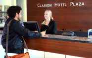 Lobi 2 Clarion Collection Hotel Plaza