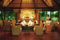 บาร์ คาเฟ่ และเลานจ์ The Oberoi Beach Resort, Lombok