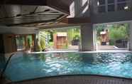 Kolam Renang 4 Romantisches Hotel Menzhausen